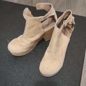 Women's Cream Ankle Boots
